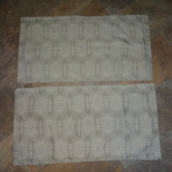 2-COURT OF VERSAILLES CANNON ROYAL FAMILY KING SHAMS damask/brocade taupe - Picture 1 of 10